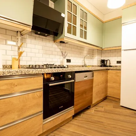 דירה Spacious And Comfy 2br In The Heart Of Cihangir